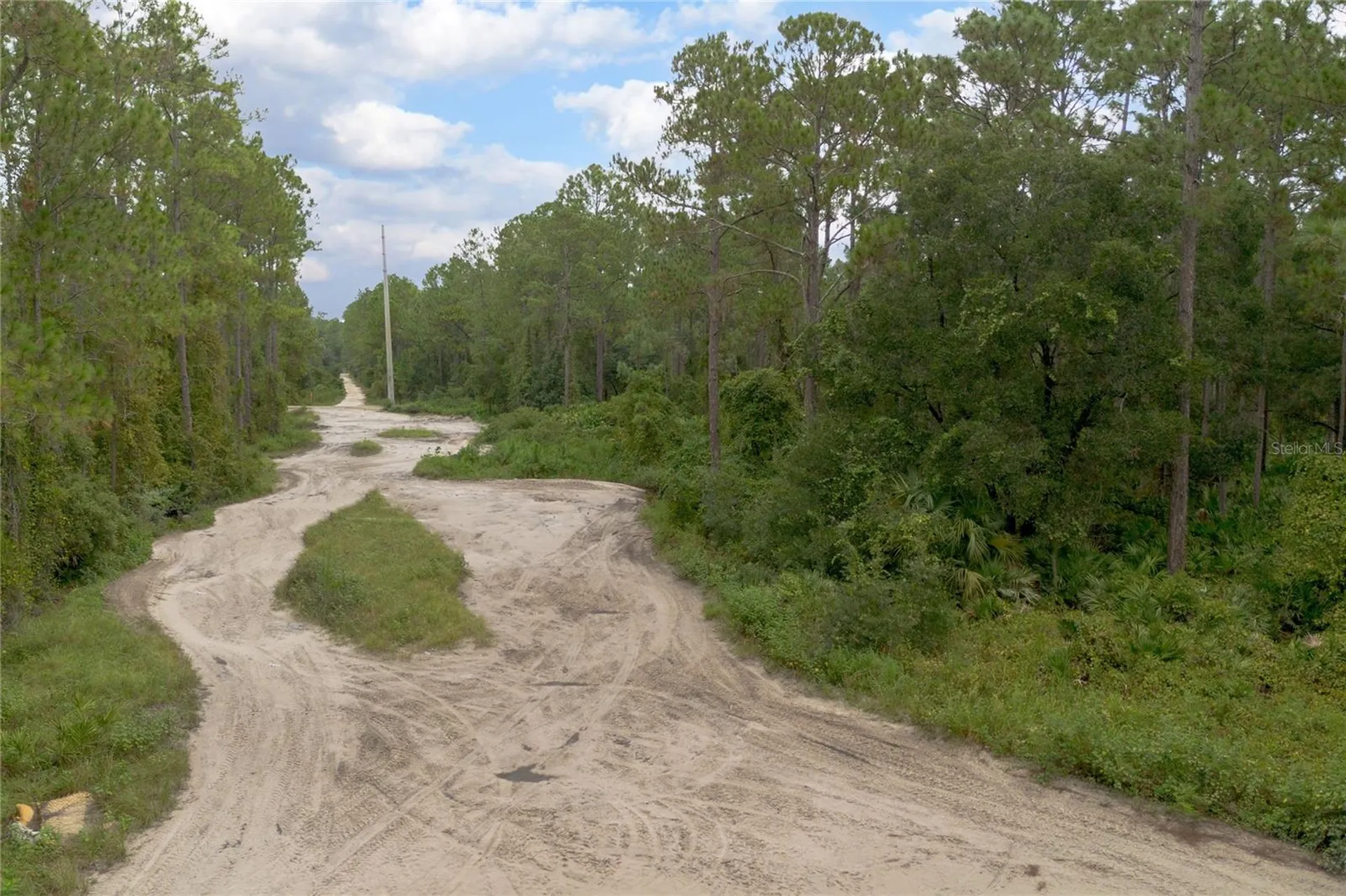 12TH Avenue Deland FL 32724