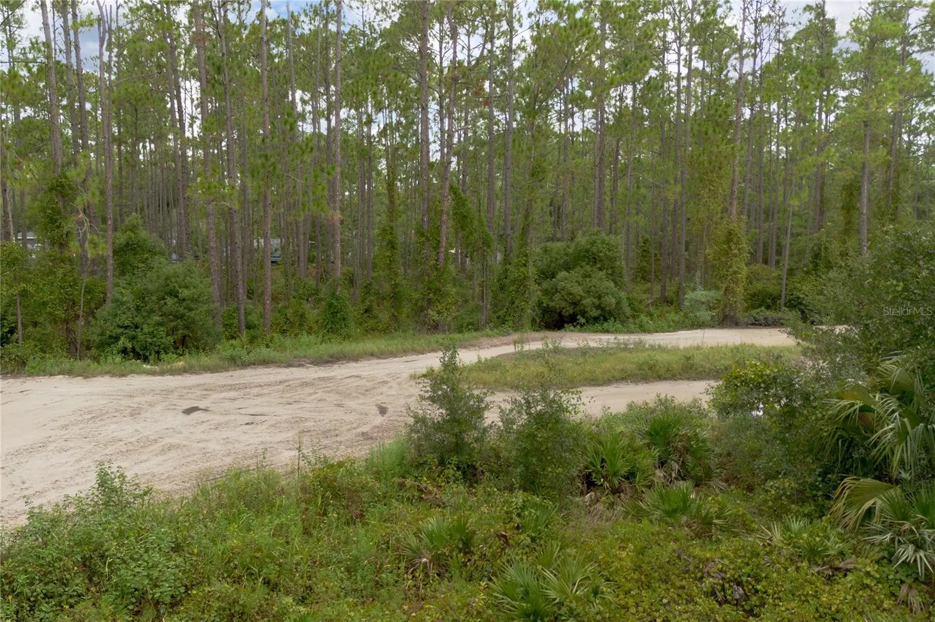 12TH Avenue Deland FL 32724