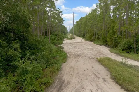 12TH Avenue Deland FL 32724