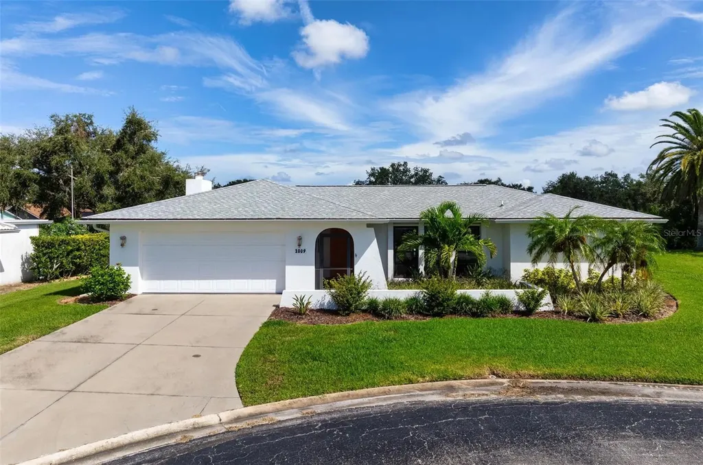 1009 Tam O Shanter Court Venice FL 34293