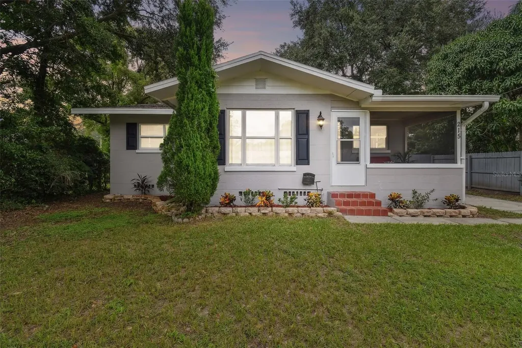 215 Young Place Lakeland FL 33803