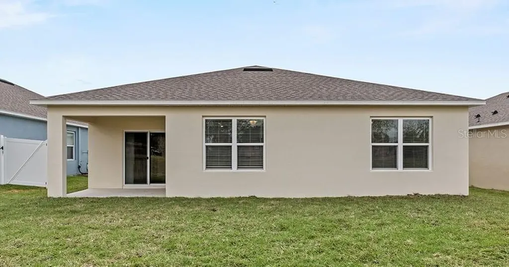 2429 Maidens Bluff Avenue Davenport FL 33837
