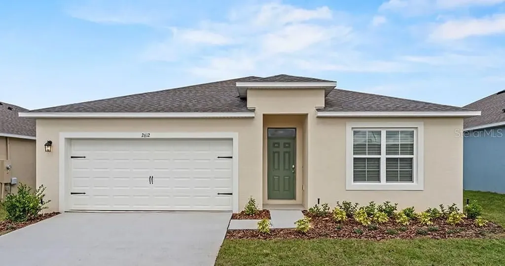 2429 Maidens Bluff Avenue Davenport FL 33837