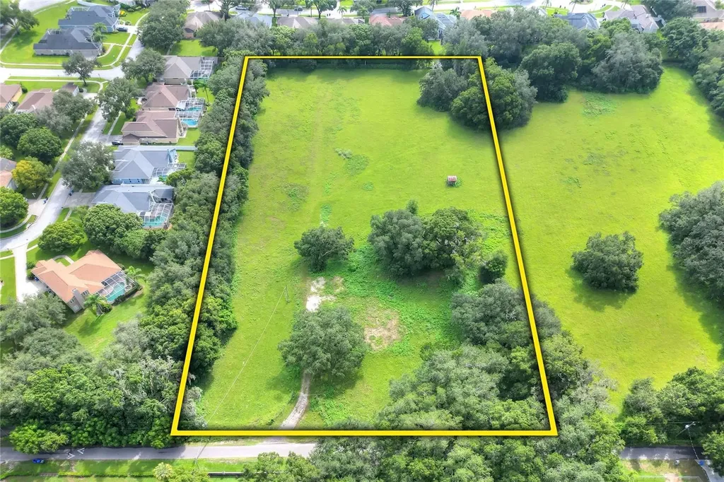 2910 Ranch Road Dover FL 33527