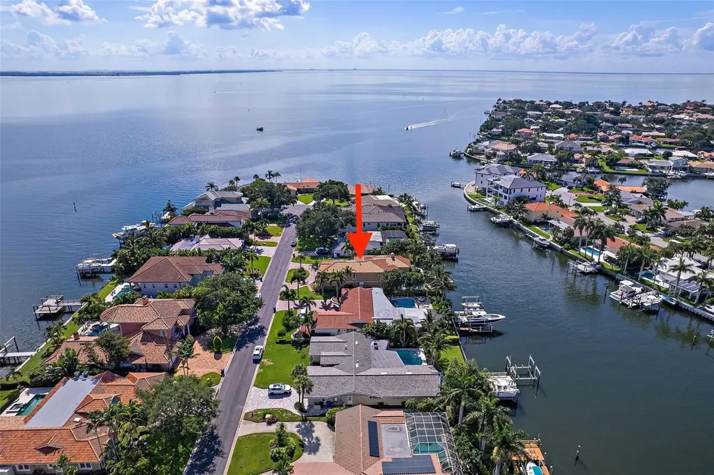 2250 Mermaid Point NE St Petersburg FL 33703