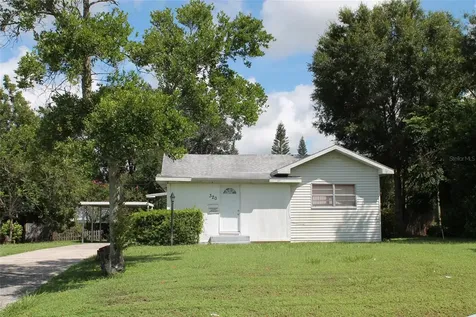 320 W Bullard Avenue Lake Wales FL 33853