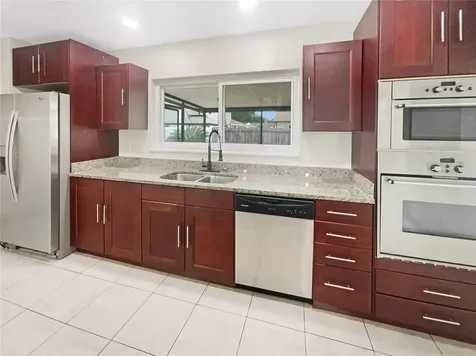 7303 Sunshine Circle Tampa FL 33634