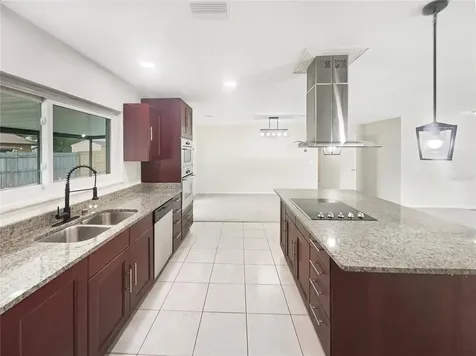7303 Sunshine Circle Tampa FL 33634