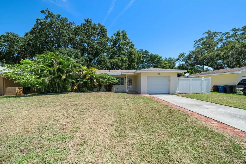 2452 Chaucer Street Clearwater FL 33765