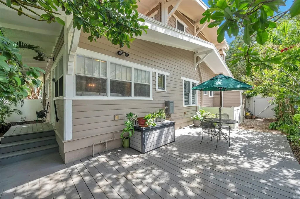 455 13 Th Avenue NE St Petersburg FL 33701