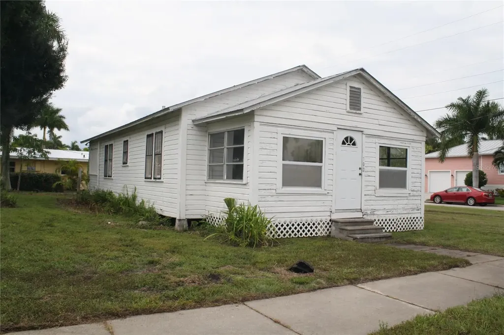 702 W Olympia Avenue Punta Gorda FL 33950
