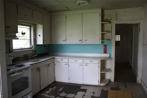 702 W Olympia Avenue Punta Gorda FL 33950