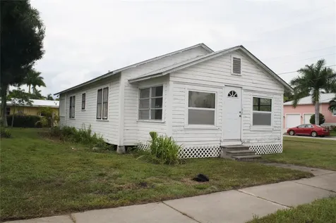 702 W Olympia Avenue Punta Gorda FL 33950