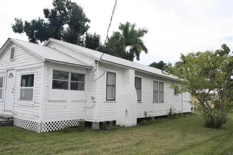 702 W Olympia Avenue Punta Gorda FL 33950