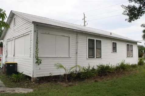 702 W Olympia Avenue Punta Gorda FL 33950
