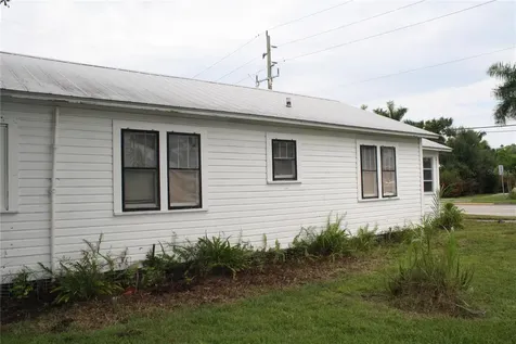 702 W Olympia Avenue Punta Gorda FL 33950