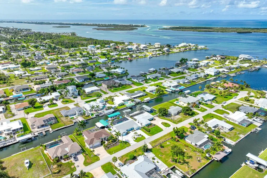 1945 Michigan Avenue Englewood FL 34224