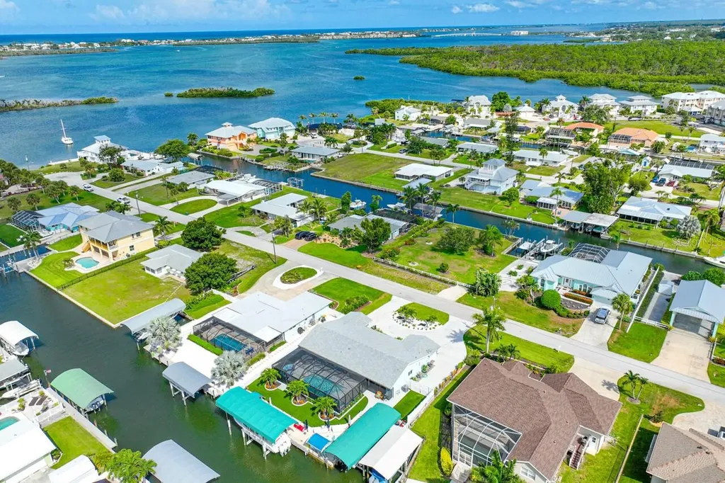 1945 Michigan Avenue Englewood FL 34224
