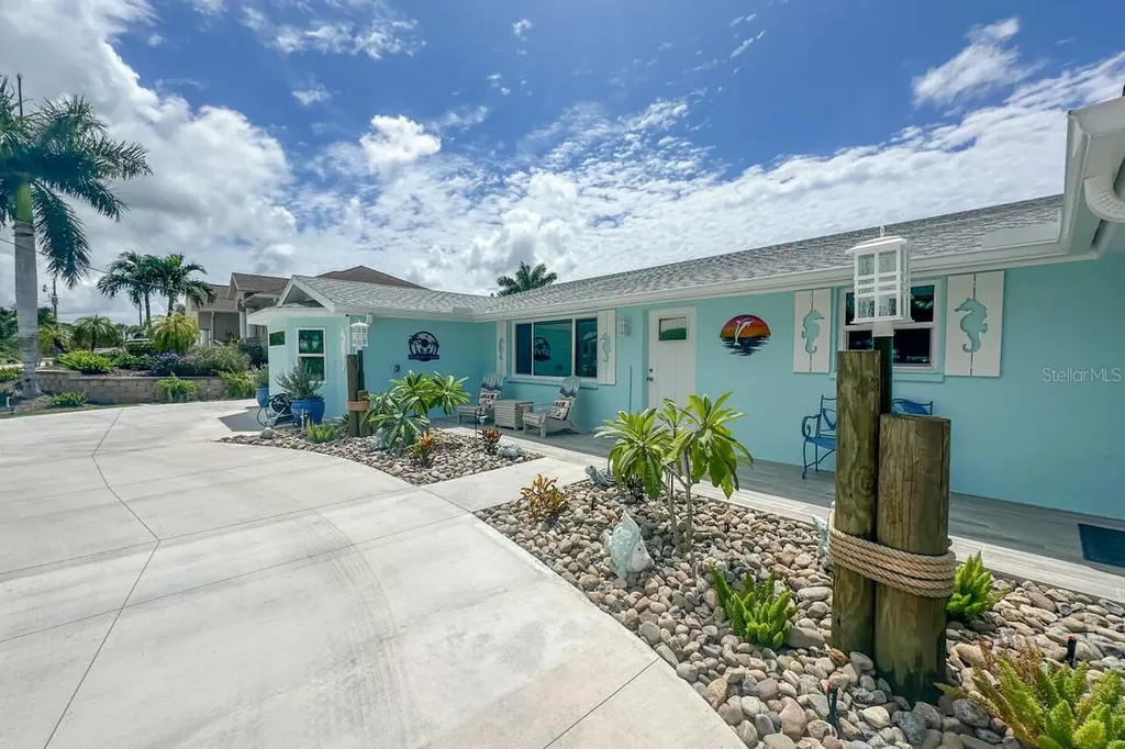 1945 Michigan Avenue Englewood FL 34224