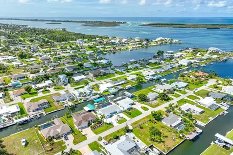 1945 Michigan Avenue Englewood FL 34224