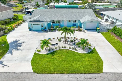 1945 Michigan Avenue Englewood FL 34224