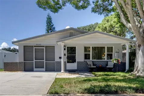 6642 Stewart Avenue N St Petersburg FL 33702