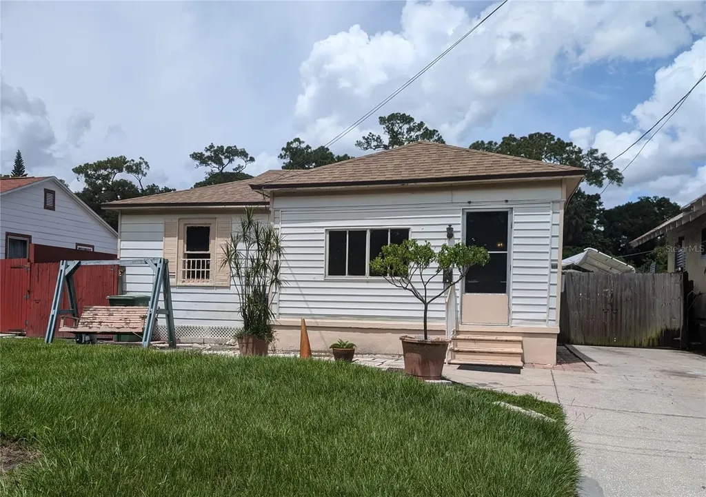 2016 Elmwood Avenue Tampa FL 33605