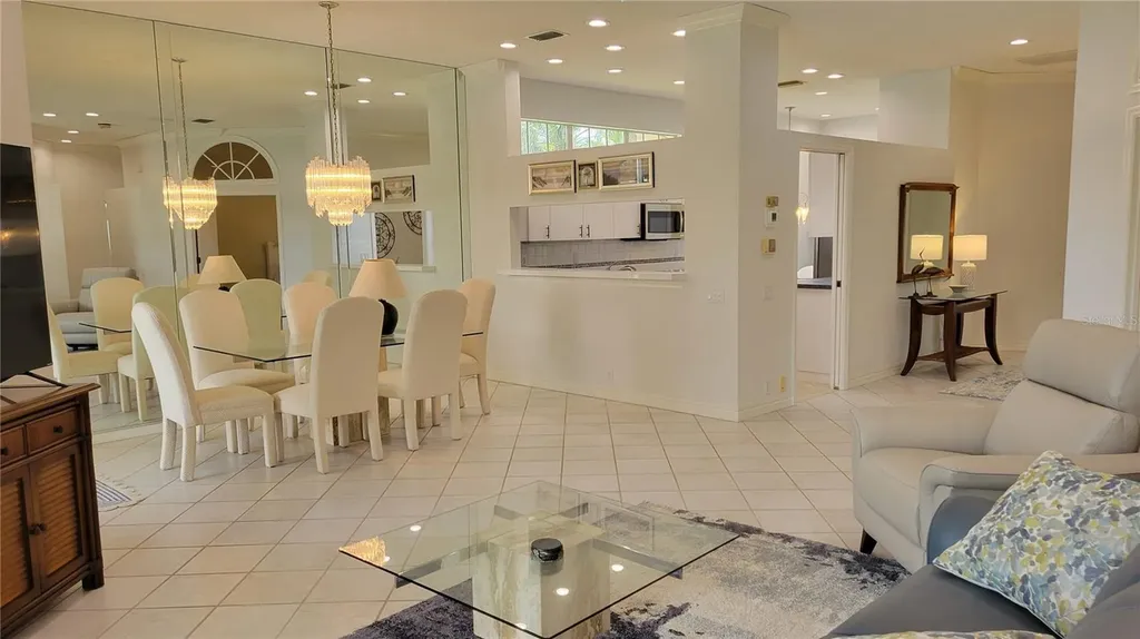7557 Fairlinks Court Sarasota FL 34243