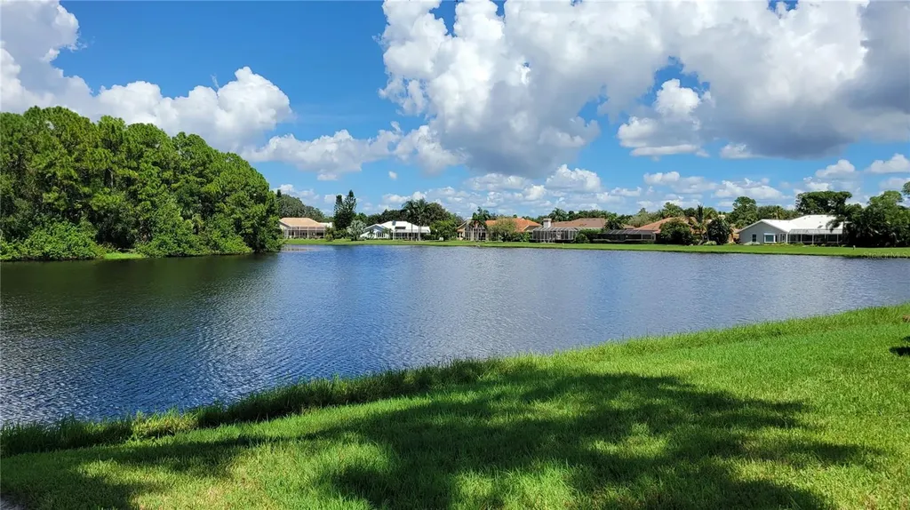 7557 Fairlinks Court Sarasota FL 34243