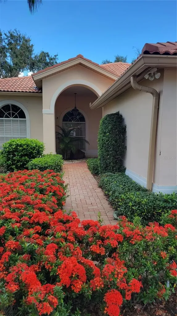 7557 Fairlinks Court Sarasota FL 34243