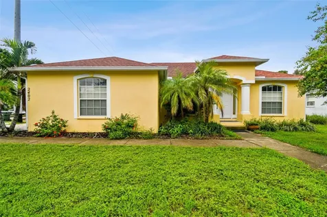 2402 Dryer Avenue Largo FL 33770