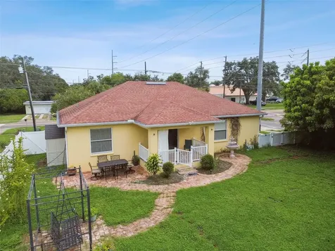 2402 Dryer Avenue Largo FL 33770