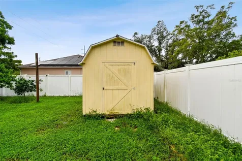 2402 Dryer Avenue Largo FL 33770