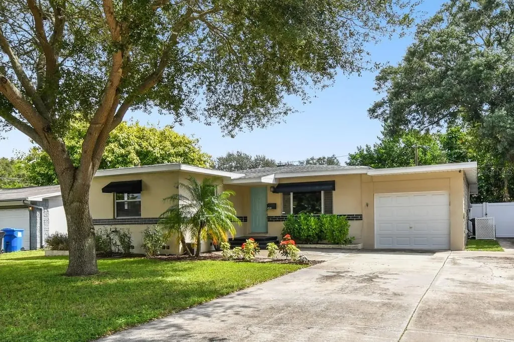 4539 16th Street N St Petersburg FL 33703