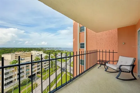 1120 N Shore Drive NE St Petersburg FL 33701