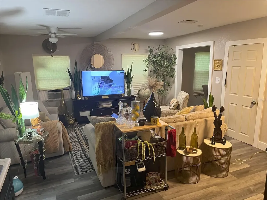 1874 Douglas Avenue Clearwater FL 33755