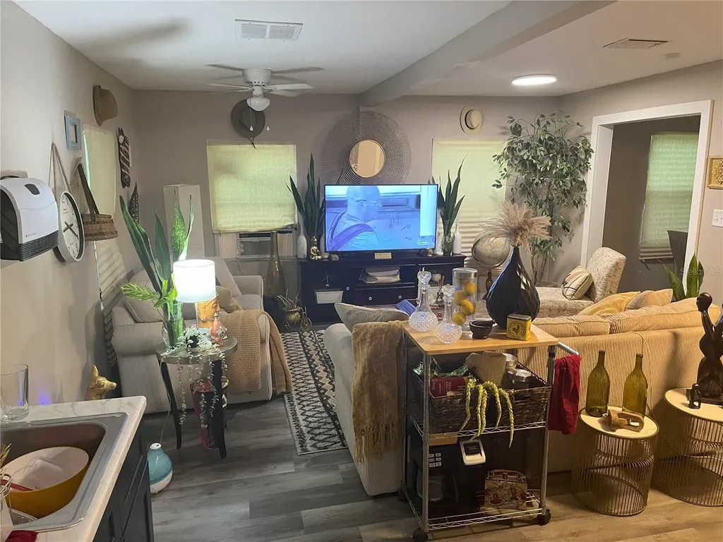 1874 Douglas Avenue Clearwater FL 33755