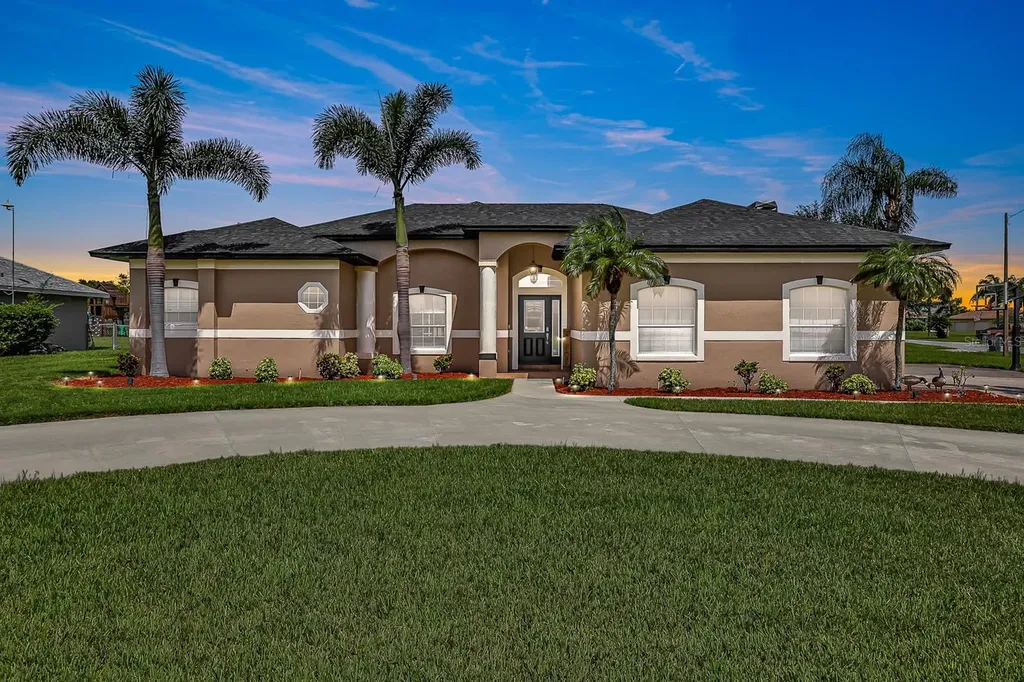 151 Avery Drive E Auburndale FL 33823
