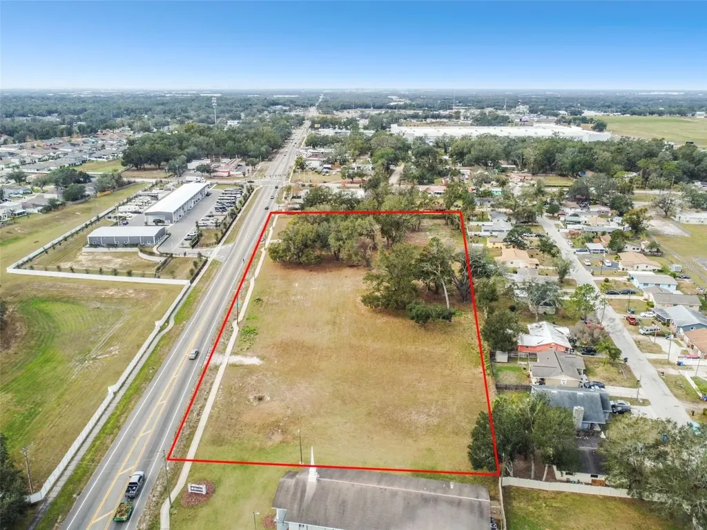 603 W 92 Highway Seffner FL 33584