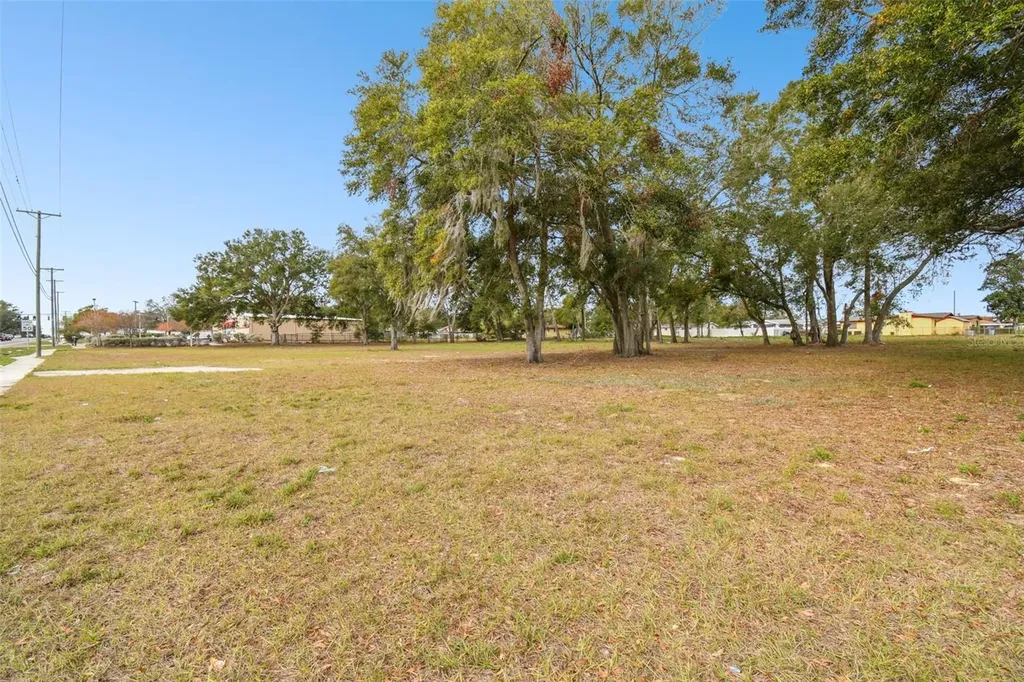 603 W 92 Highway Seffner FL 33584