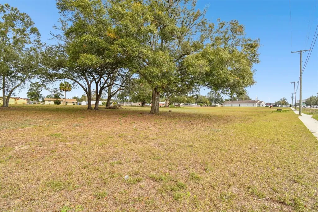 603 W 92 Highway Seffner FL 33584