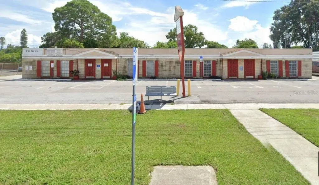 1060 62nd Avenue S St Petersburg FL 33705