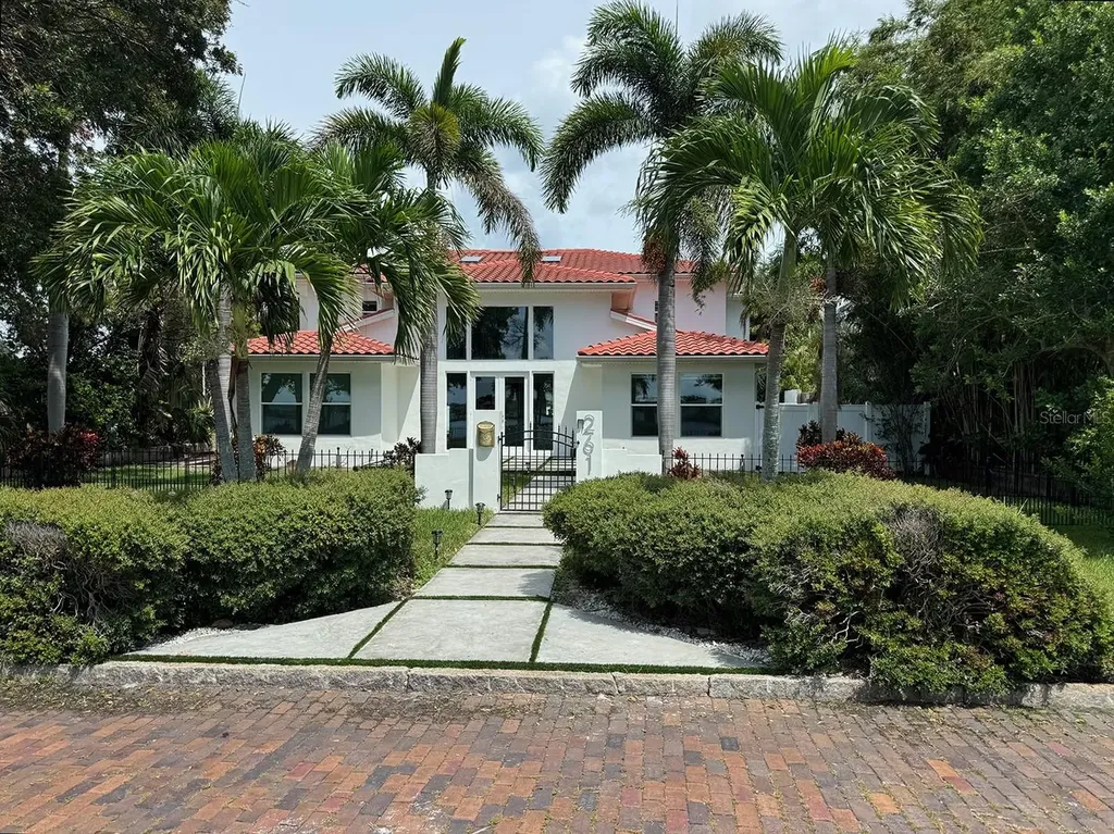261 Sunset Drive N St Petersburg FL 33710