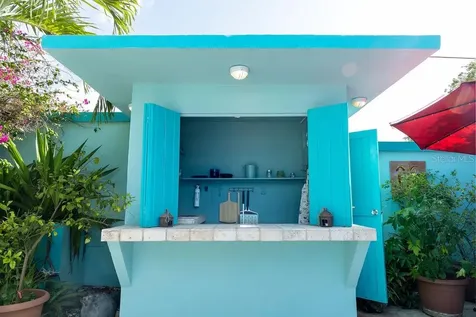 220 Calle Prudencio Quiñones Vieques PR 00765