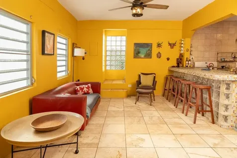 220 Calle Prudencio Quiñones Vieques PR 00765