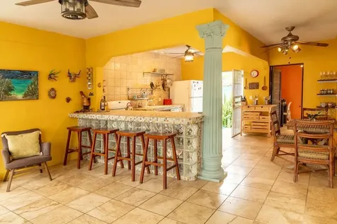 220 Calle Prudencio Quiñones Vieques PR 00765