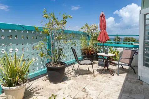 220 Calle Prudencio Quiñones Vieques PR 00765