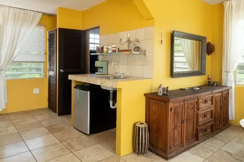 220 Calle Prudencio Quiñones Vieques PR 00765