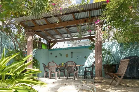 220 Calle Prudencio Quiñones Vieques PR 00765