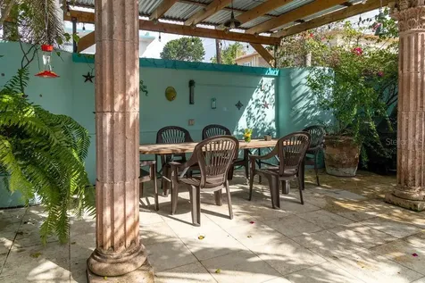 220 Calle Prudencio Quiñones Vieques PR 00765